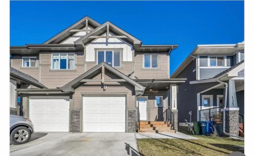 Beautiful And Spacious 1 Room In A Very Quiet Area Airdrie Exteriör bild